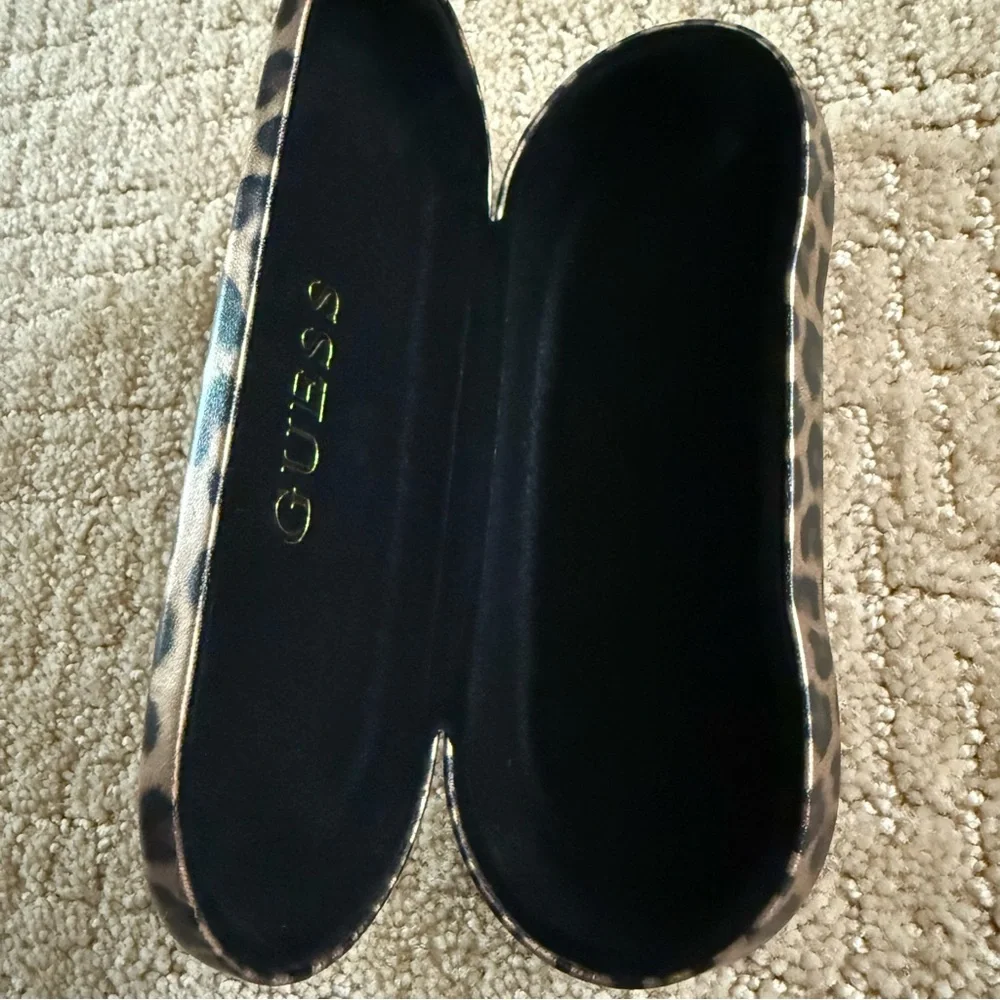 Leopard Glasses Case - Picture 3 of 4